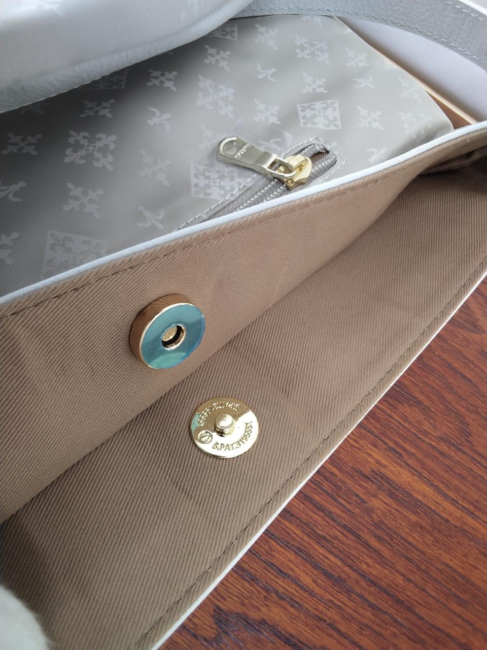 保護フィルム付きです