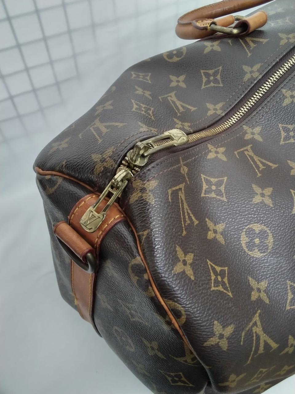 2つあるファスナーのうち1つ閉まりません