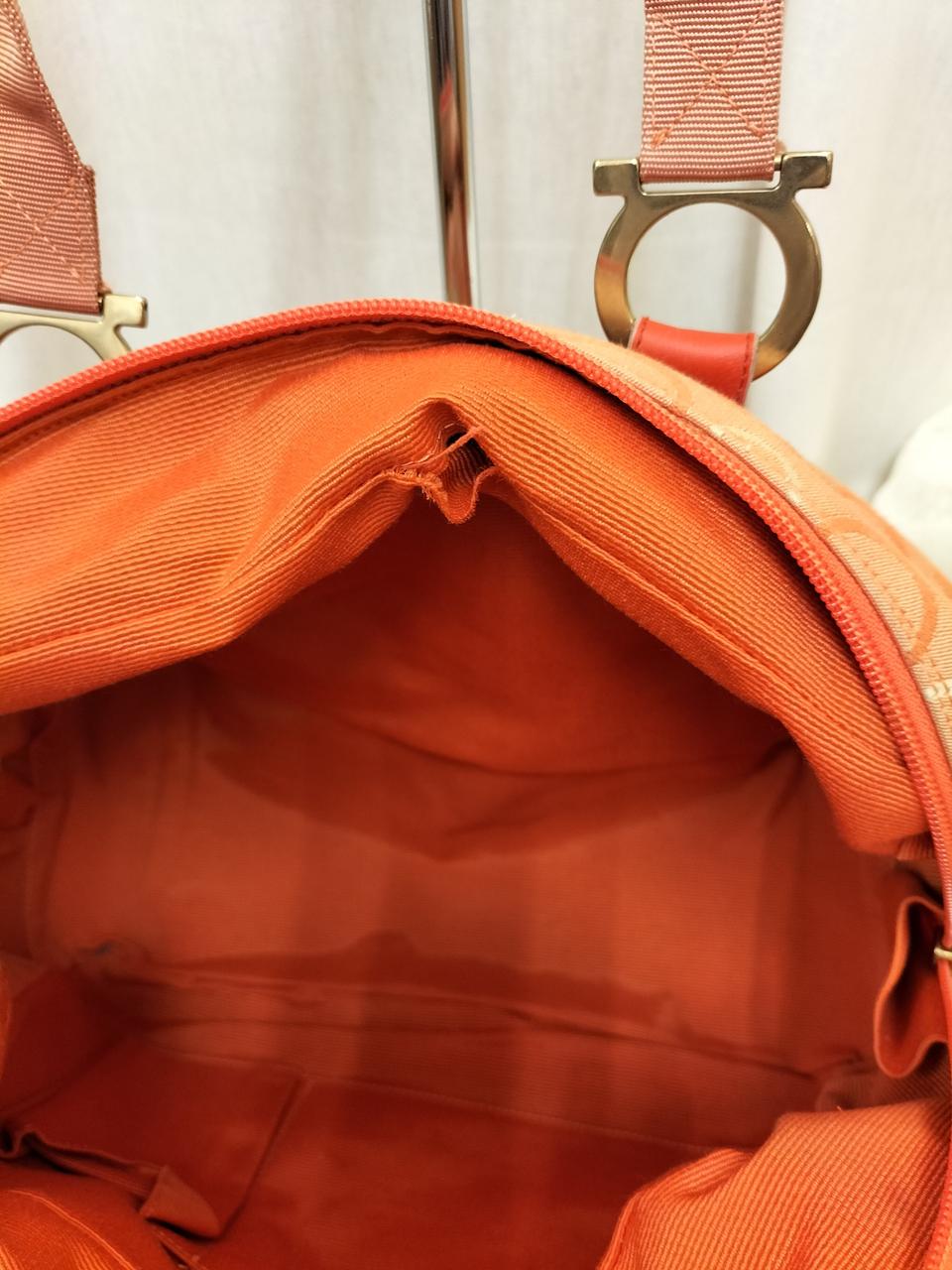 内側：ほつれ有り