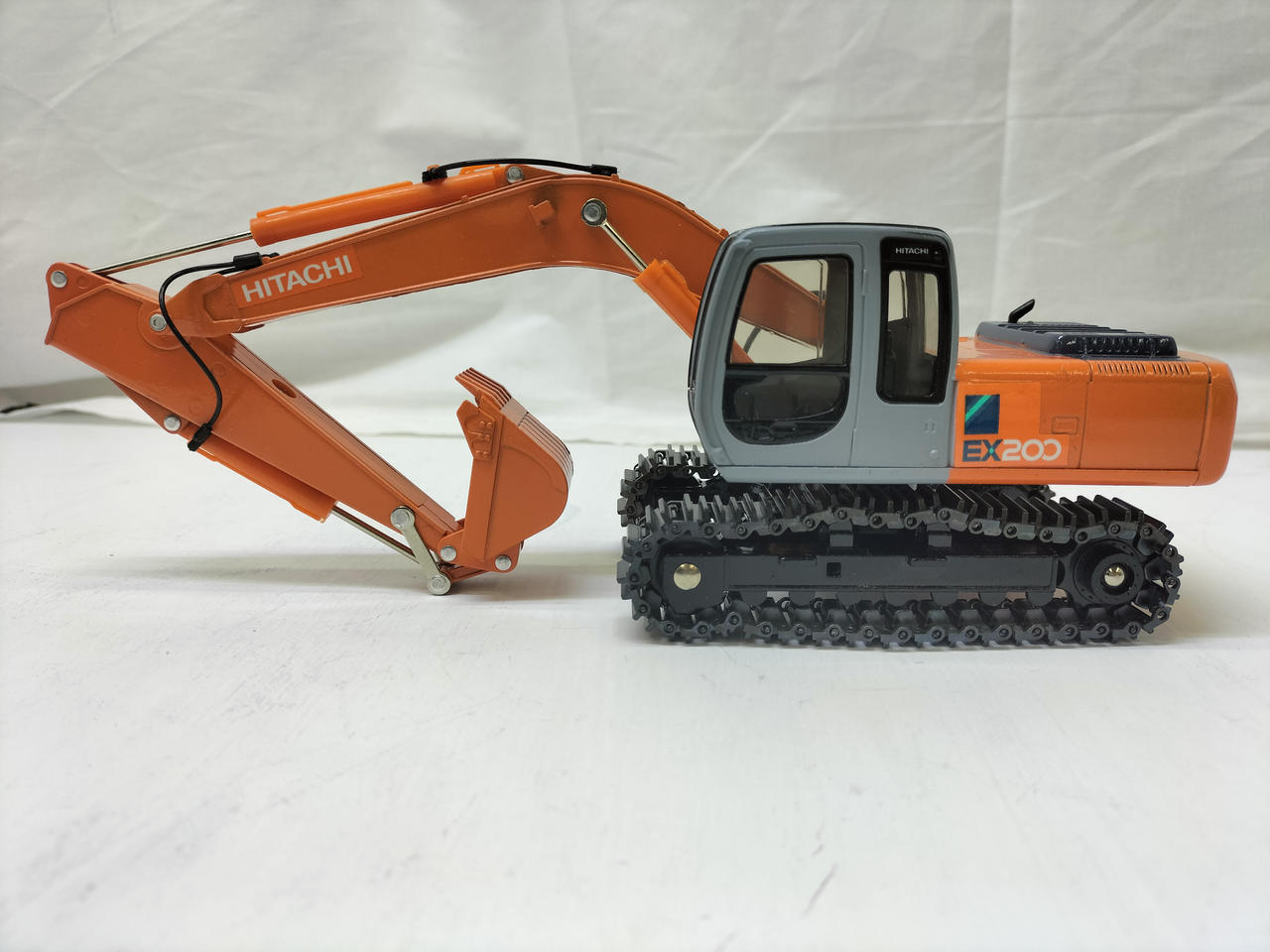 HITACHI|1/40 日立建機 NEW LANDY V EX200|HARDOFFオフモール