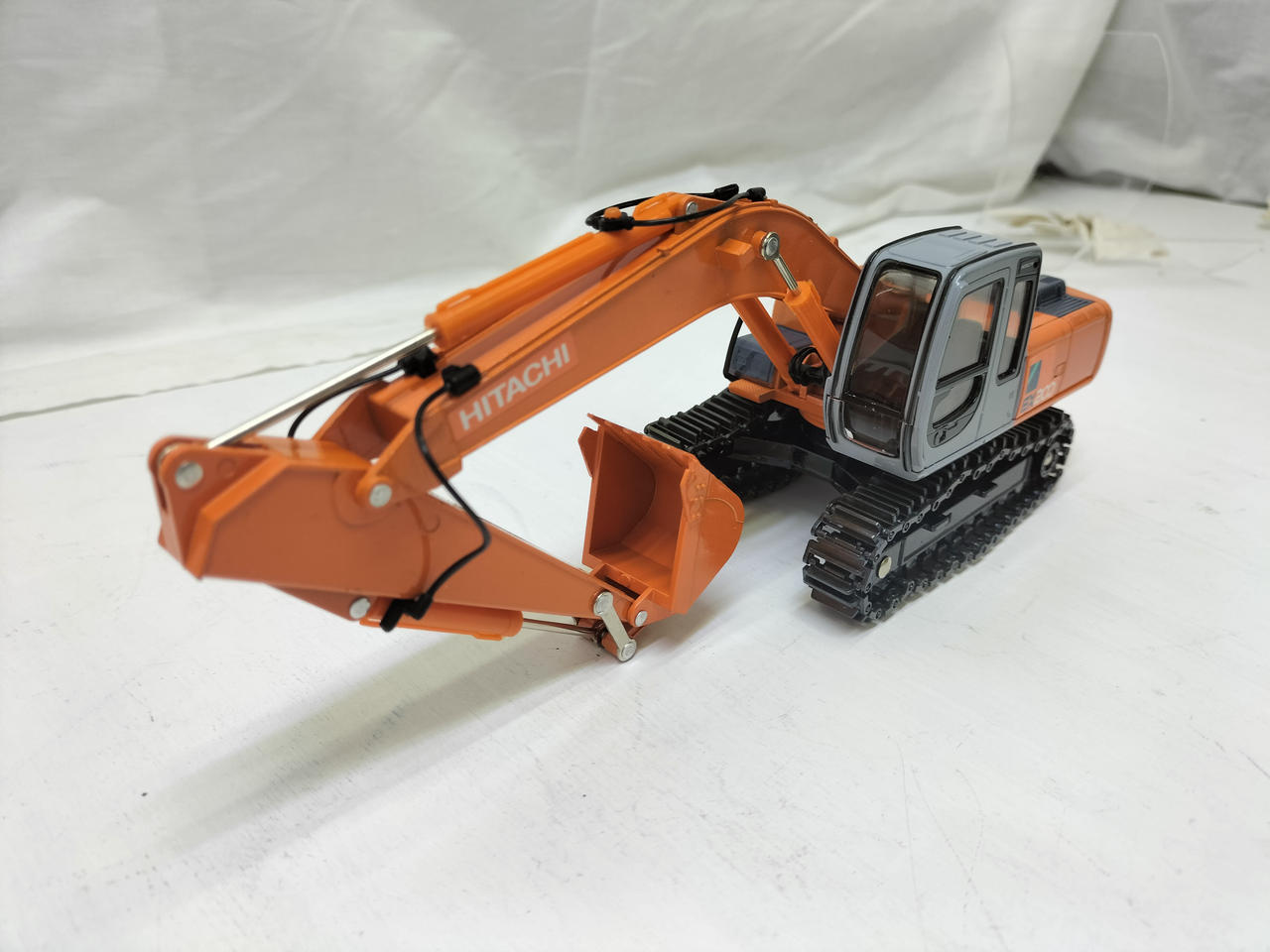 HITACHI|1/40 日立建機 NEW LANDY V EX200|HARDOFFオフモール