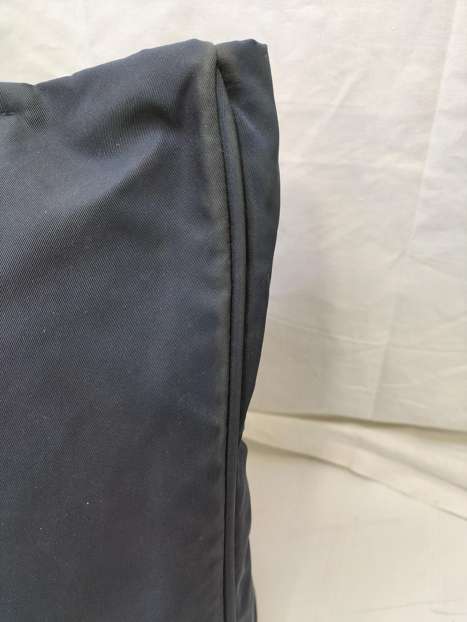 全体的に7〜8枚目のようなシミ、汚れあり