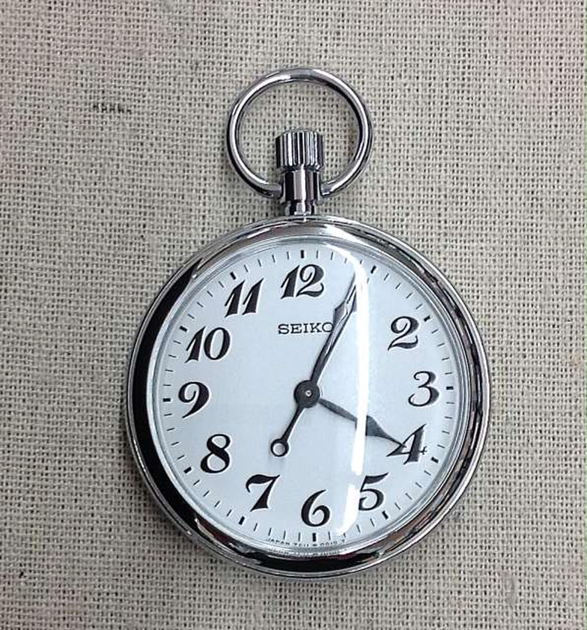（希少品 電池新品）SEIKO クォーツ 懐中時計 3067 シルバー デイト 希少品 美品 新品電池】 3067 SEIKO 懐中時計 シルバー デイト