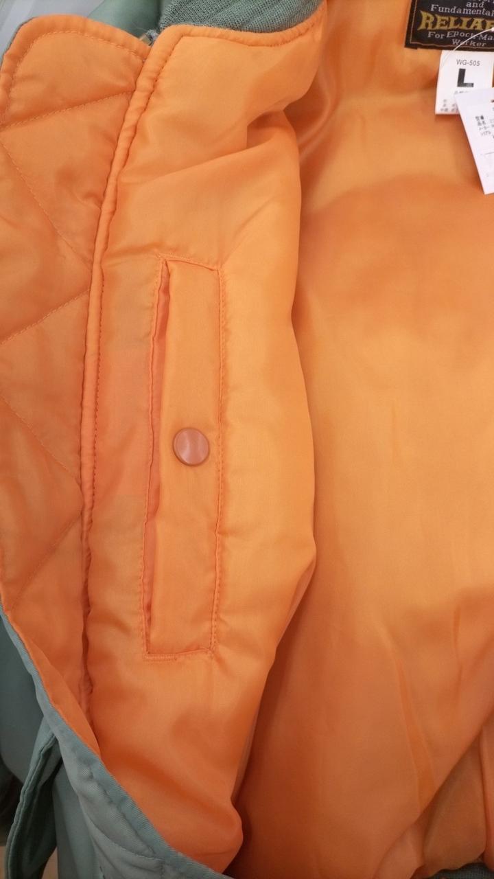 左右内ポケットあります