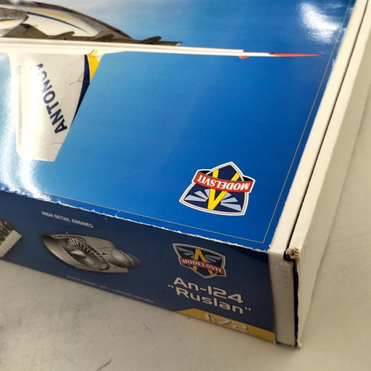 箱にダメージあります。