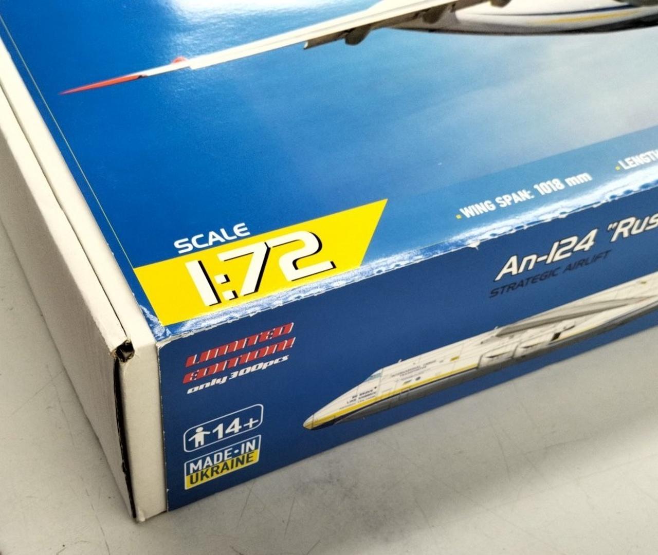箱にダメージあります。