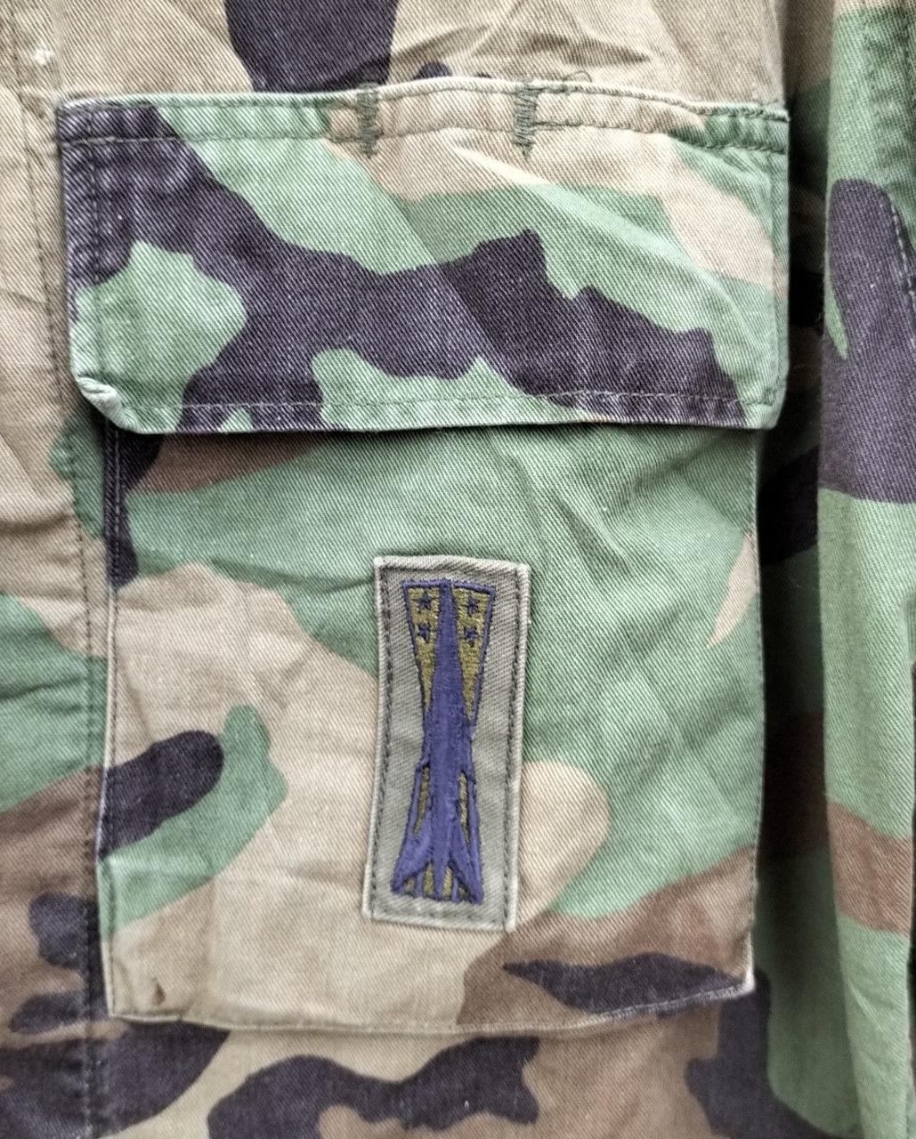 左胸