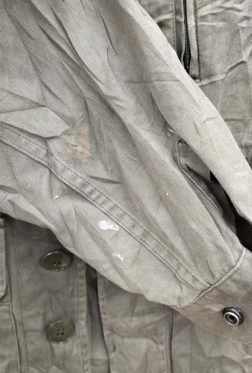 右袖汚れあります