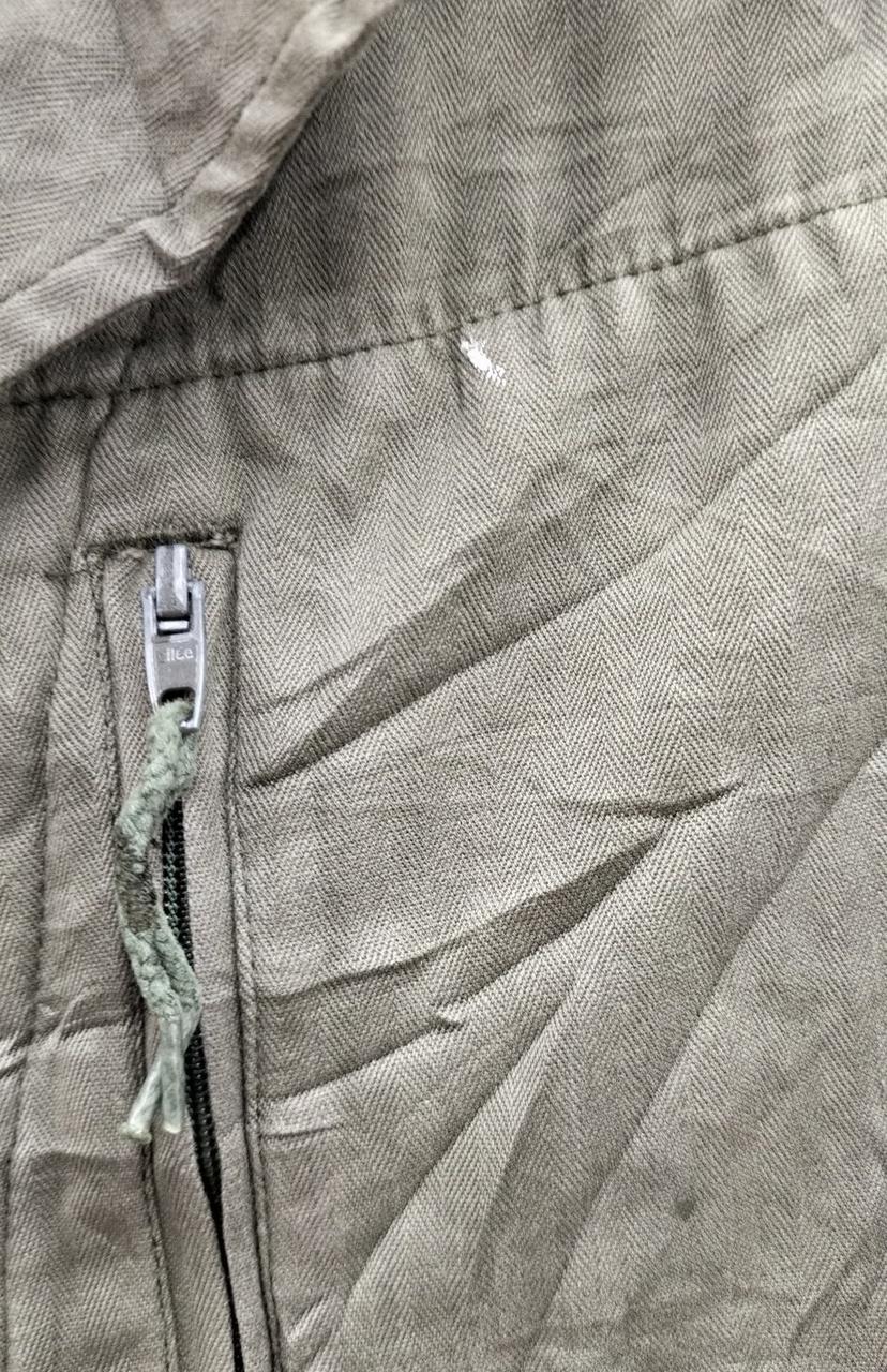 左胸部分汚れあります