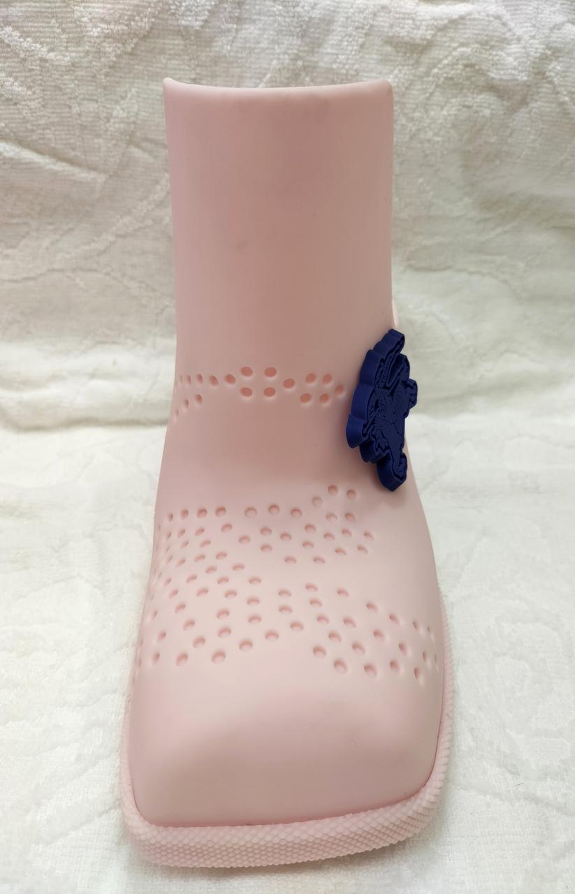 多少のシミがあります。