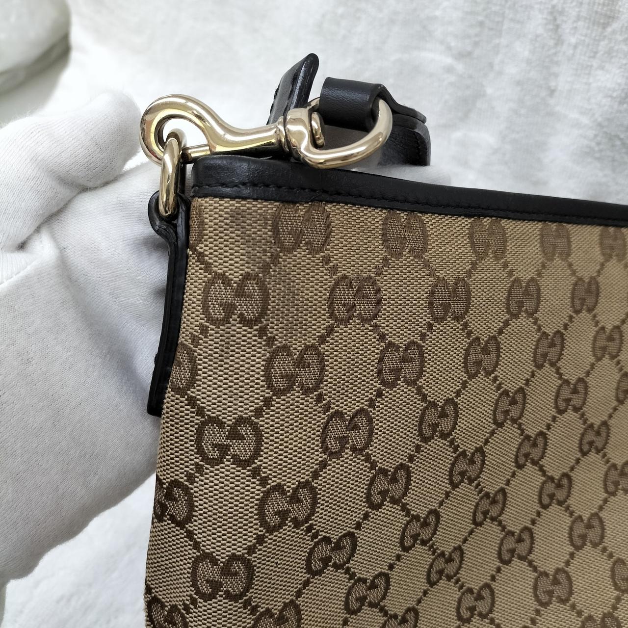 裏面　シミ汚れあり