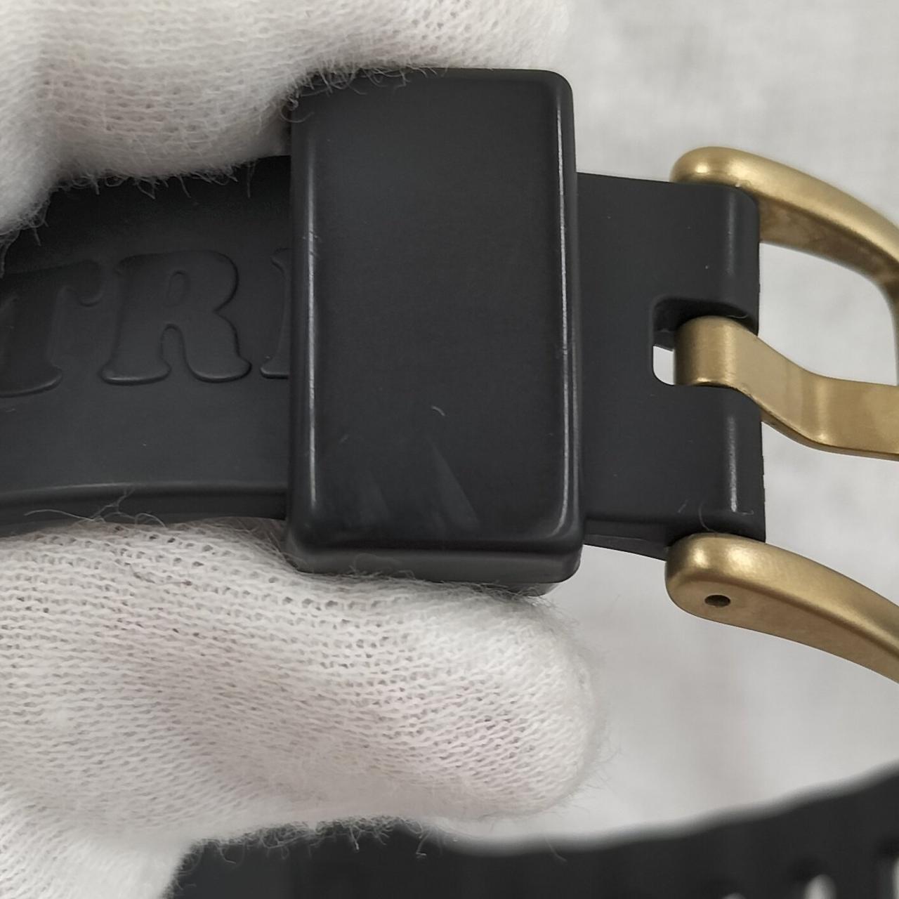 2本薄いキズあり