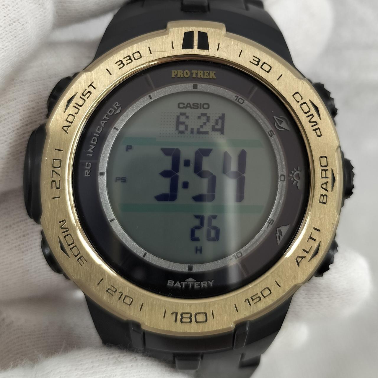 ベゼルに細かいキズあり