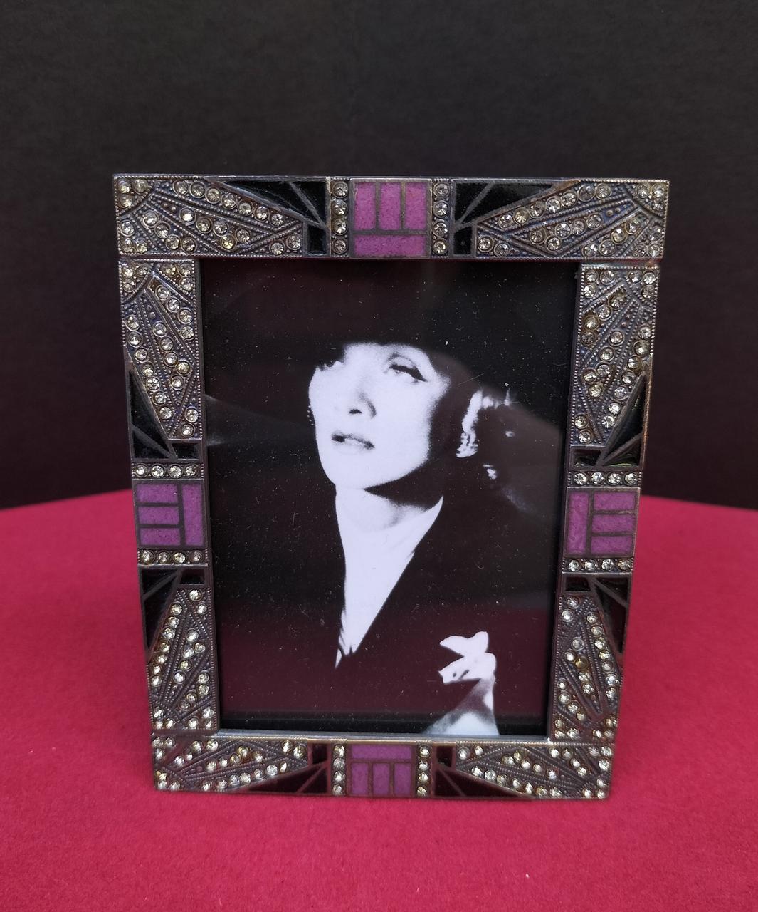 H×W×D 約9×7×5cm