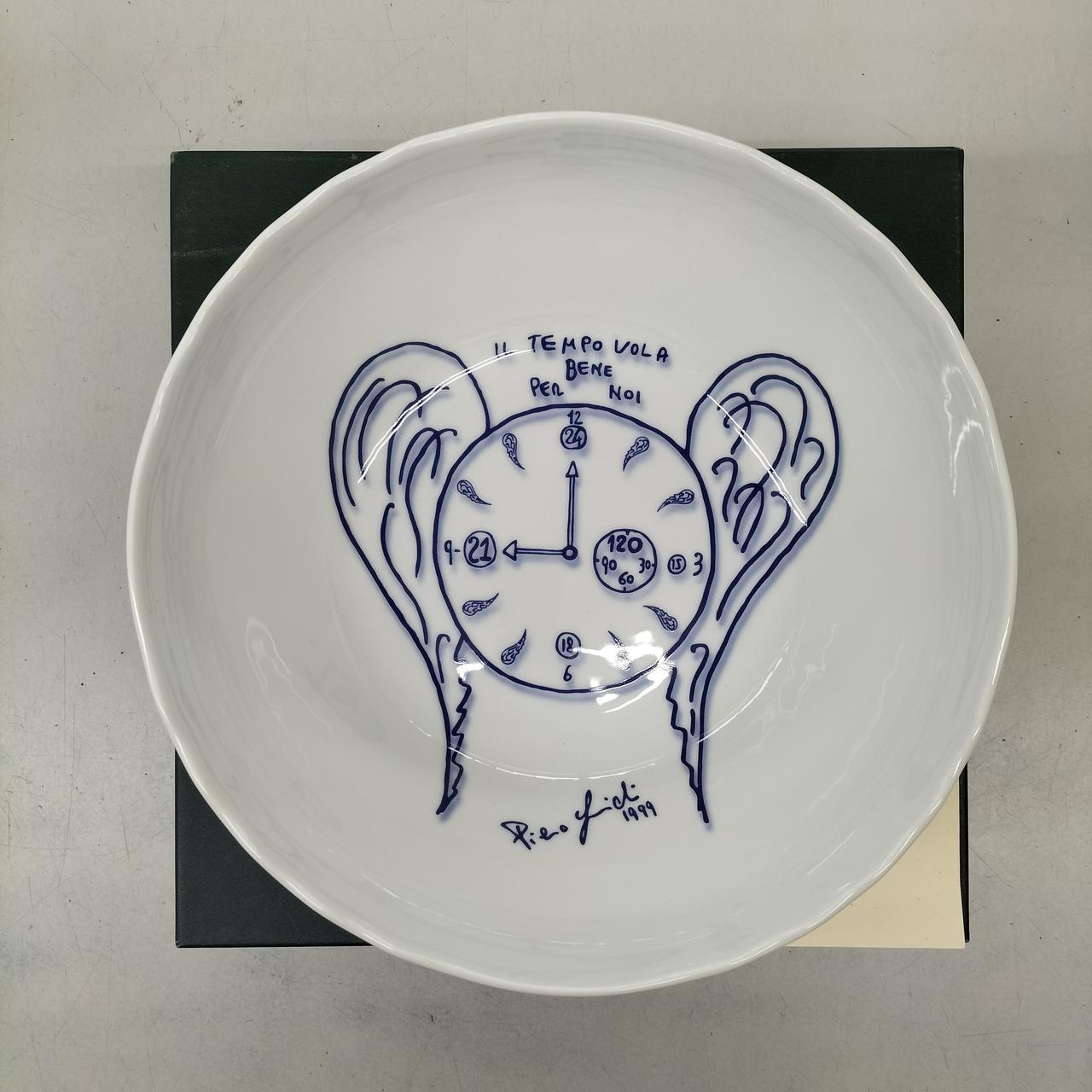 蛍光灯の反射が写ってます。