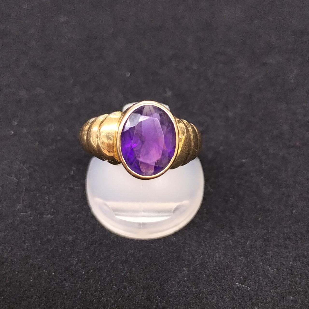 表面細かなキズあり。少し曇りあり。