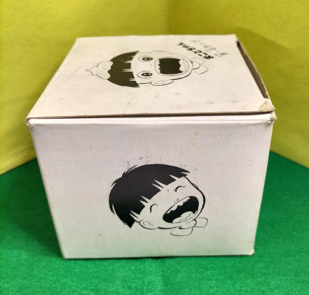 箱向かって左側面