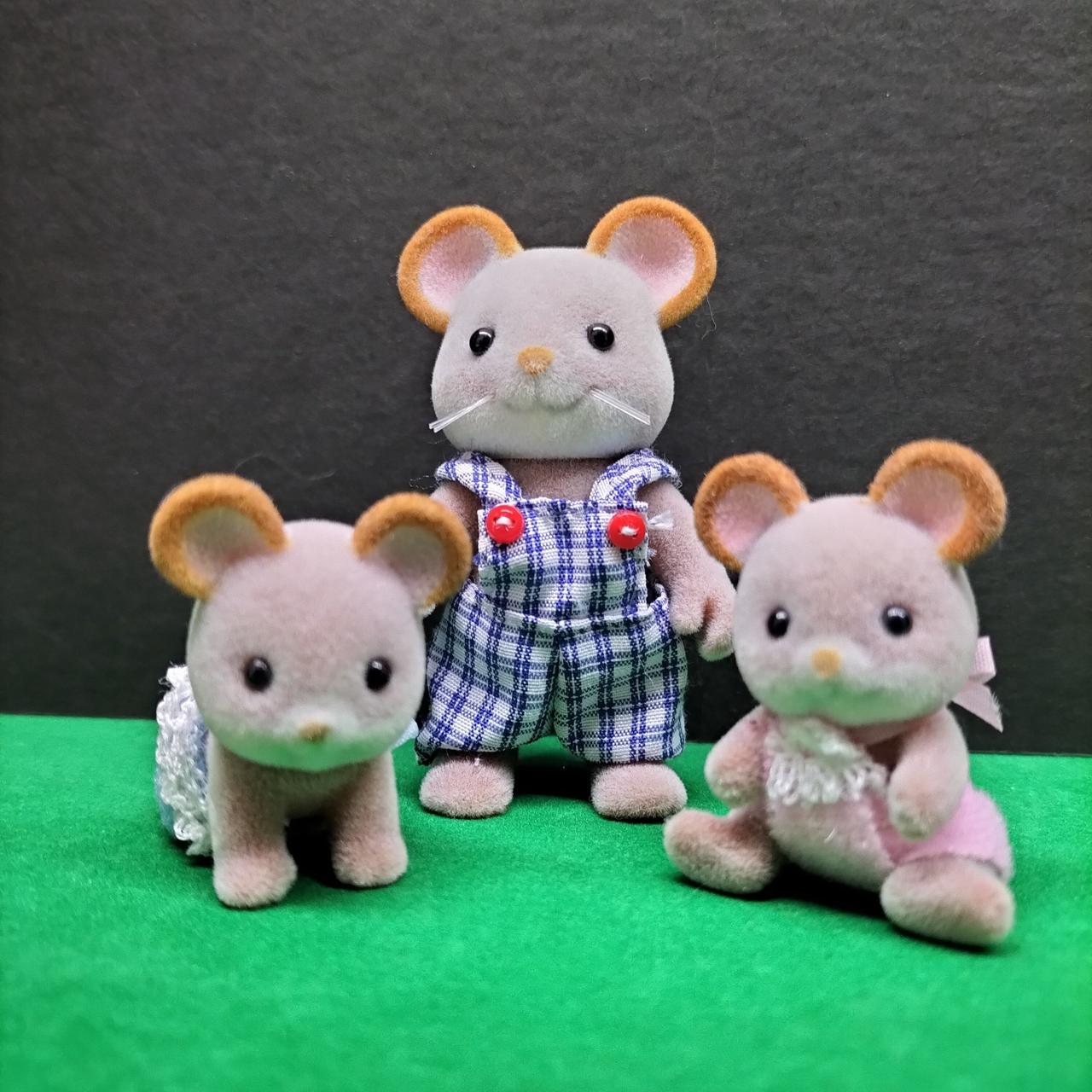 真ん中男の子、自立できません。