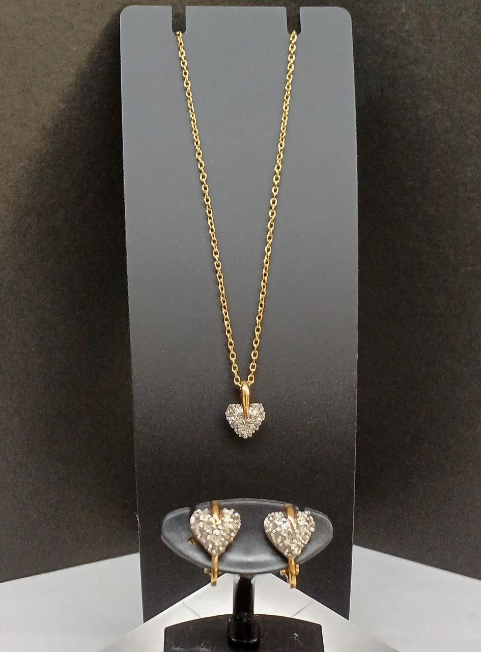 ネックレスとイヤリングのセット