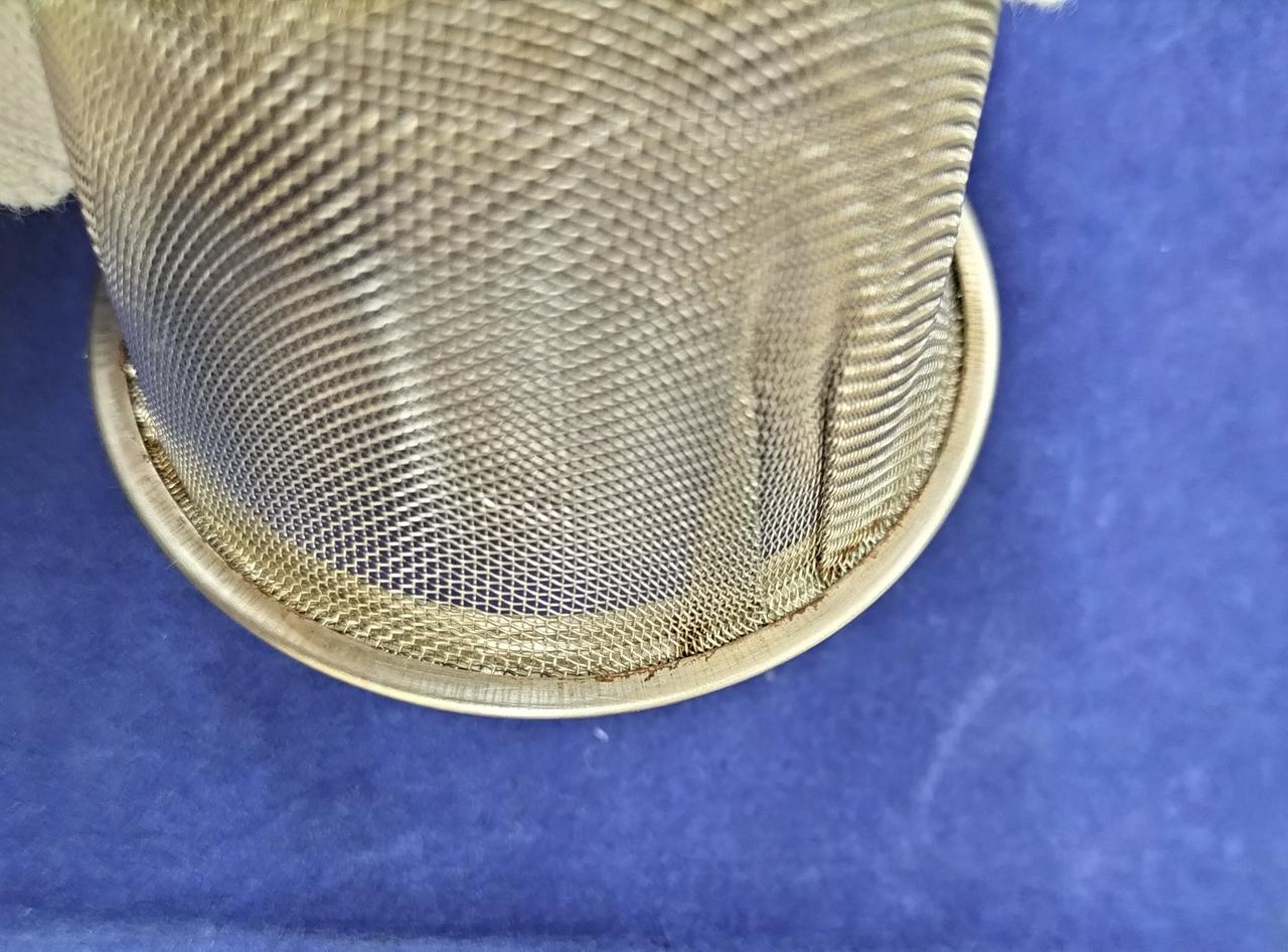 茶こしに錆びあり