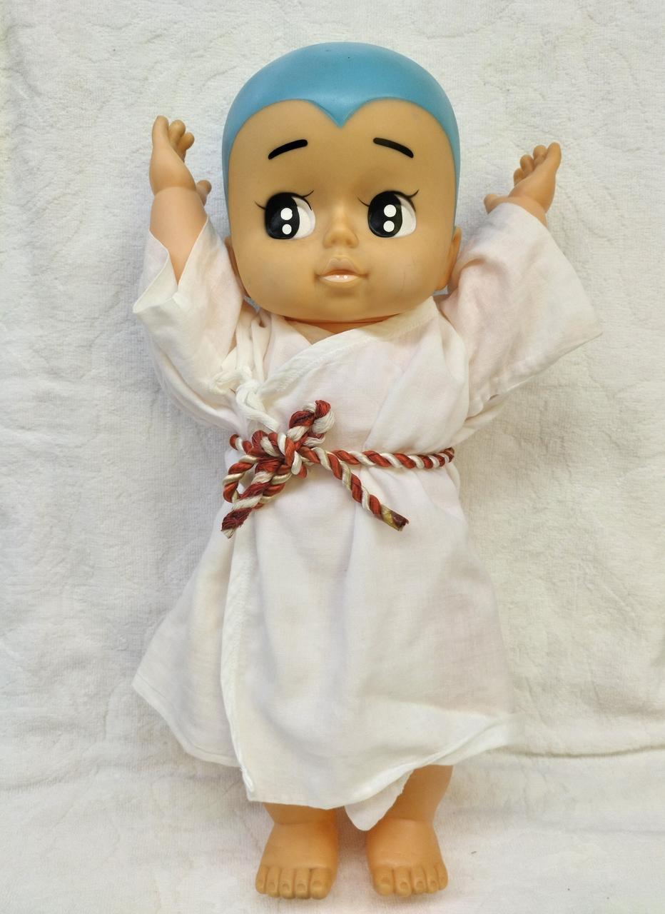 足と腕と首は可動します。