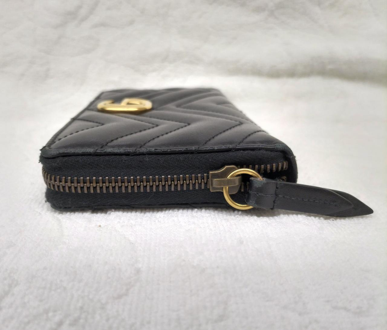 ファスナーの取っ手部分擦れあり