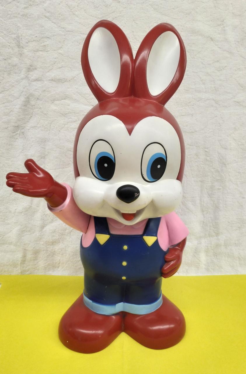 右腕が回転式になっています。上げてる様子