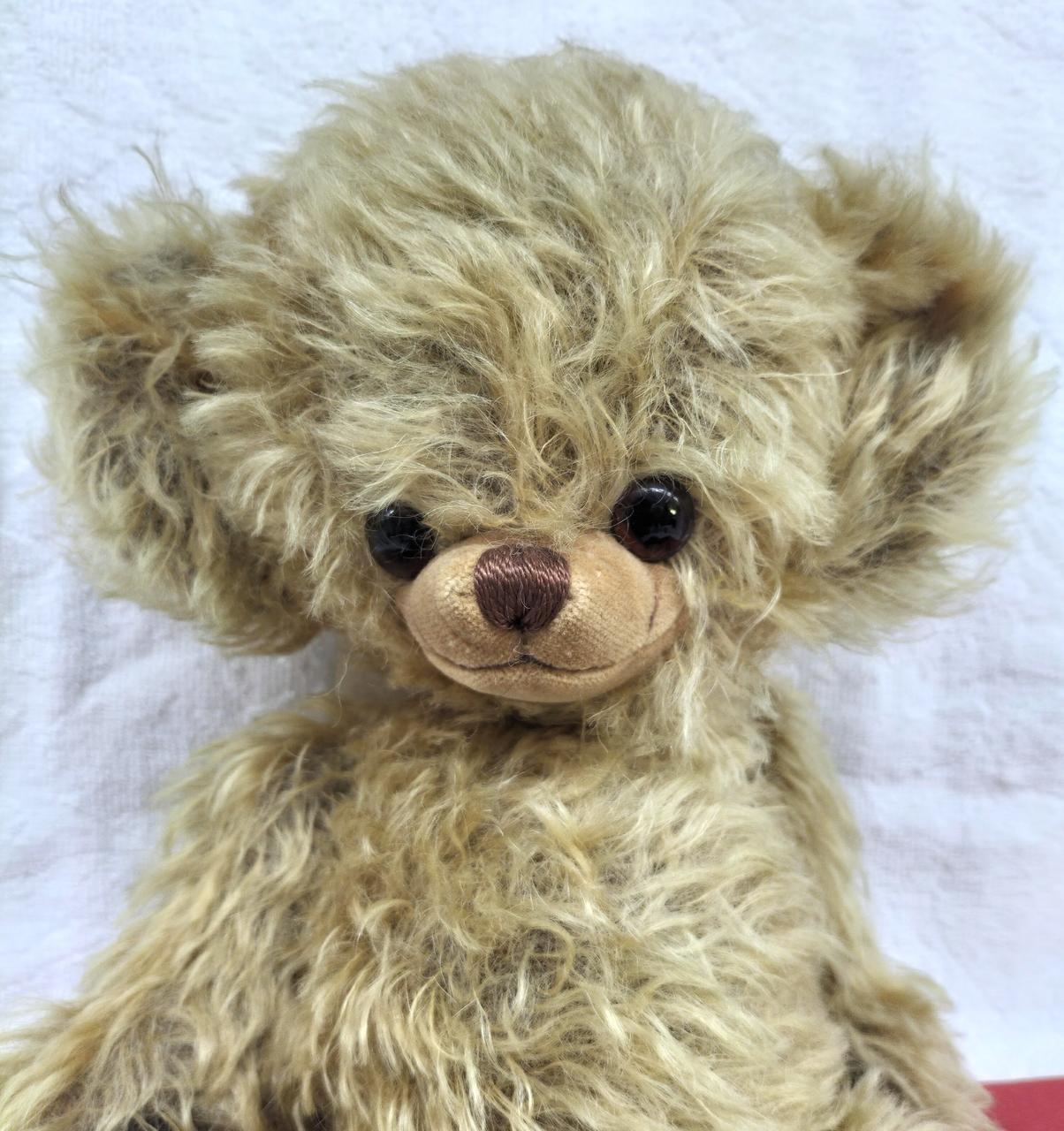 耳部に鈴が入ってます