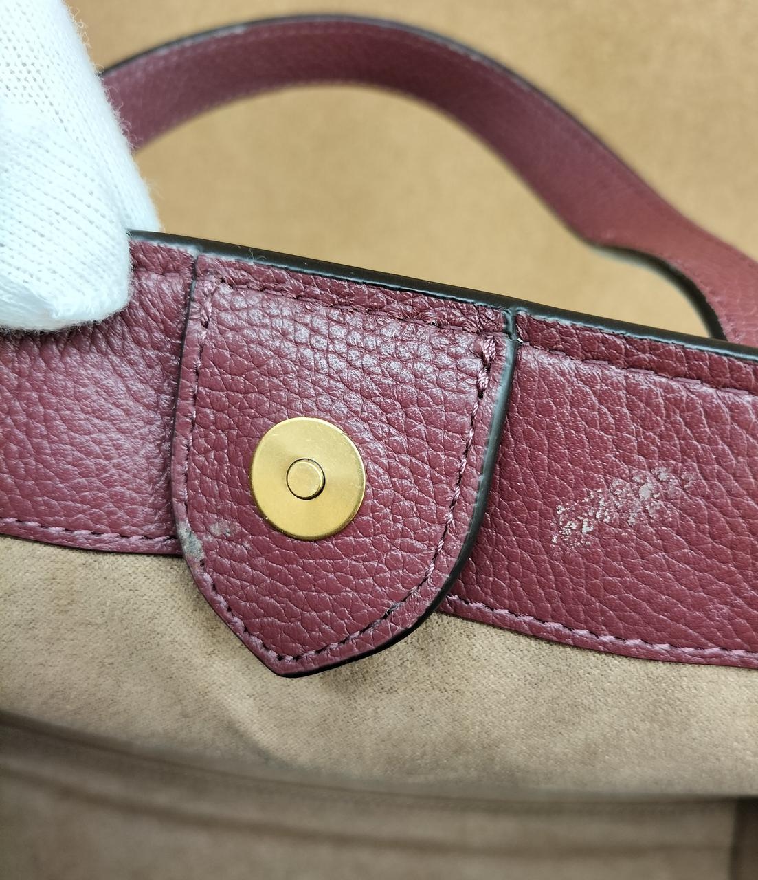 擦れたような跡あり