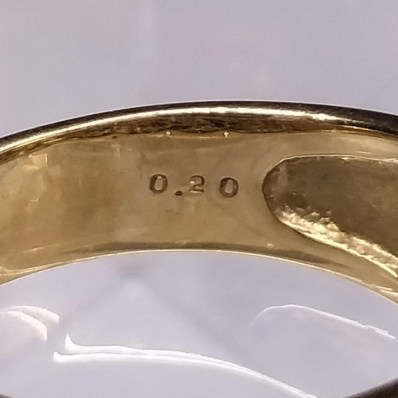 0.20カラット刻印あり