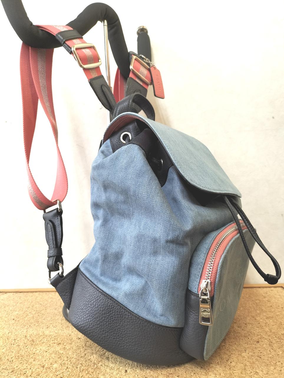 向かって左側面