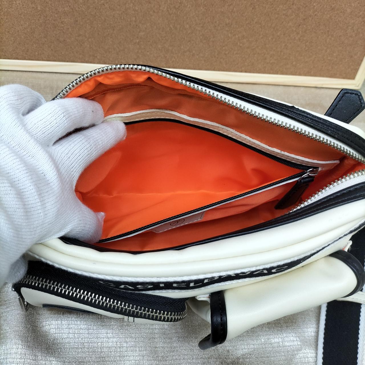 うちファスナーポケットあり