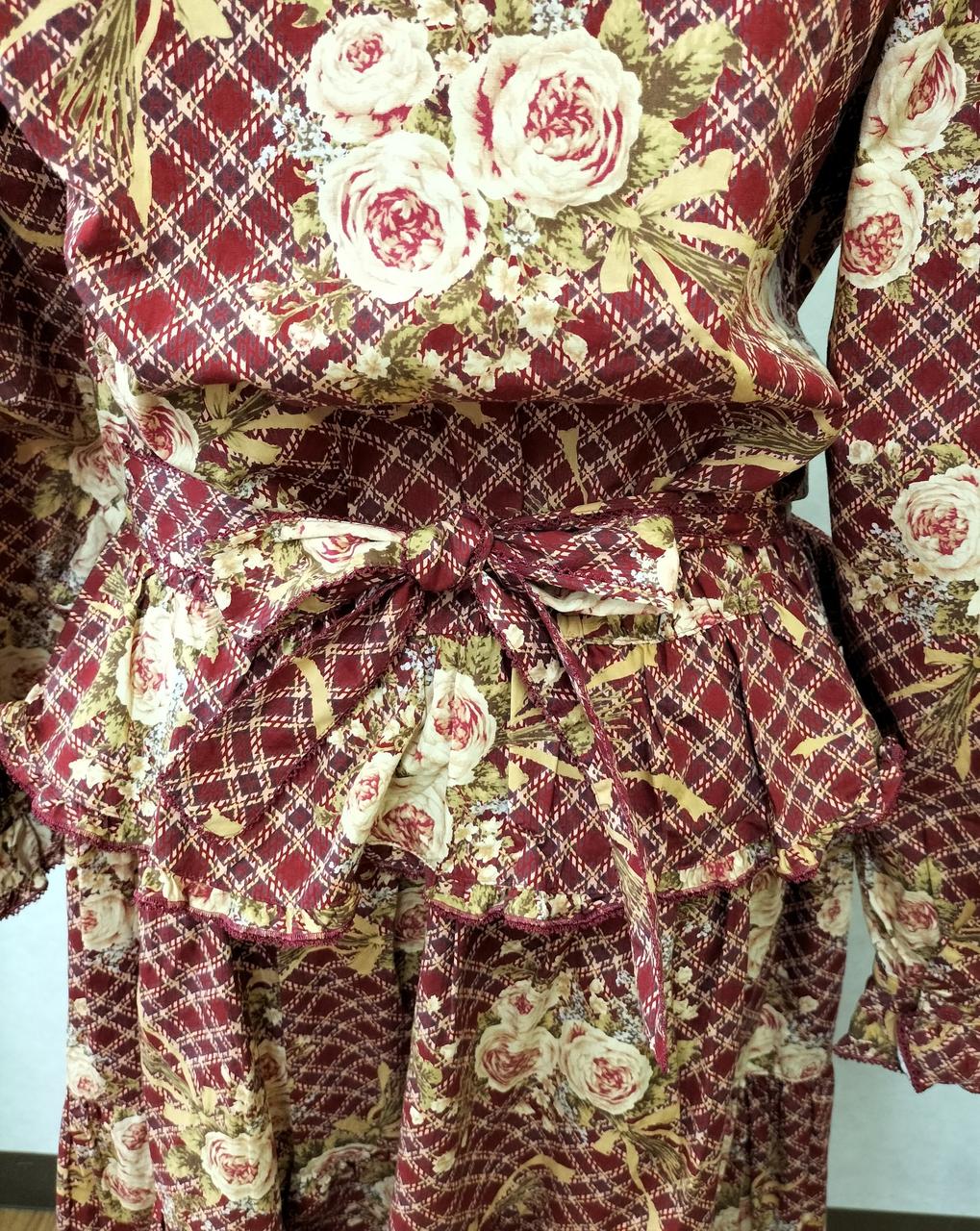 後ろリボン、フリル部