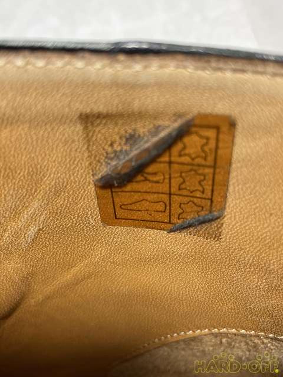 98365 1663 ※汚れ・スレ・シワ・ヘリ有りΩ 保証期間保証なし発送目安3-4日後登録日2023年07月20日表記サイズ7 (約26.0cm)特徴・