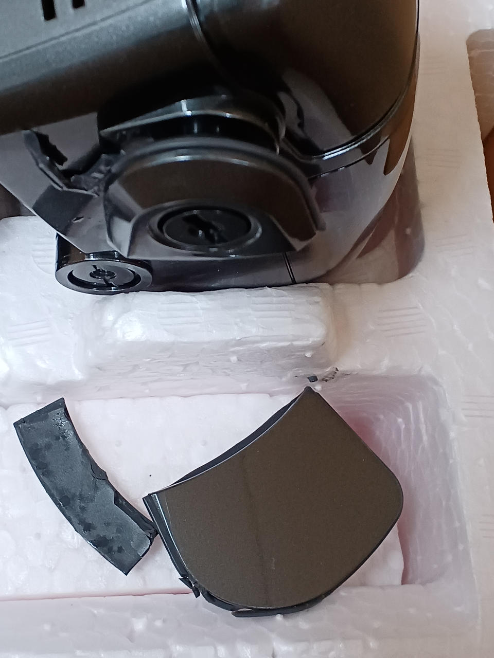 ※取れた耳パーツにベタつき有り