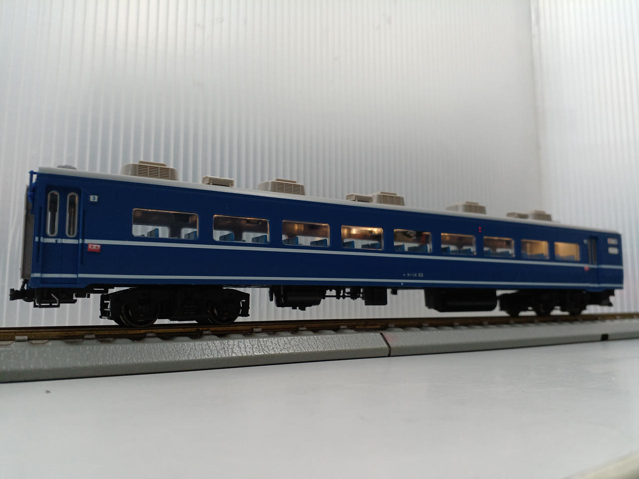 点灯しました(レールは付属しません)