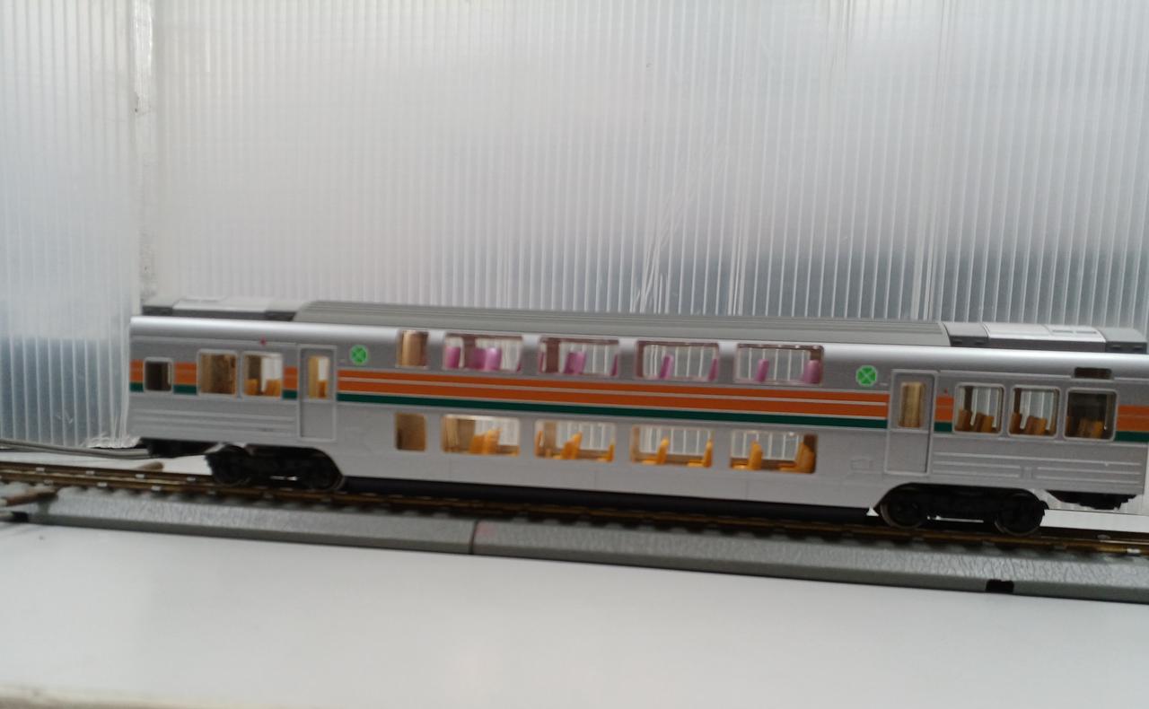 点灯しました(レールは付属しません)