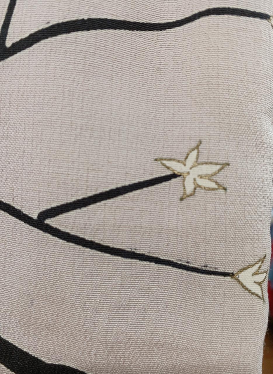 染色の滲みあり