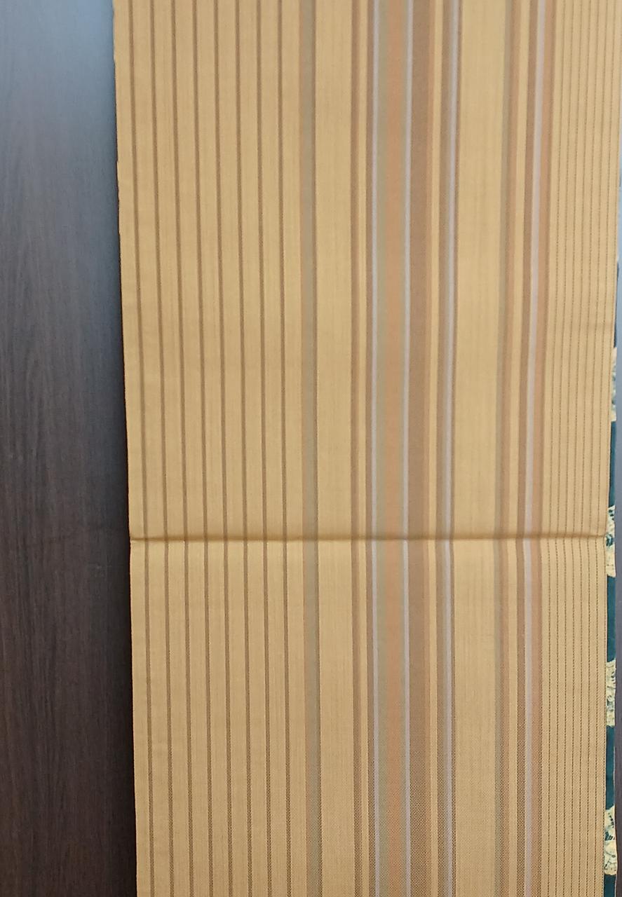 裏面は縞模様
