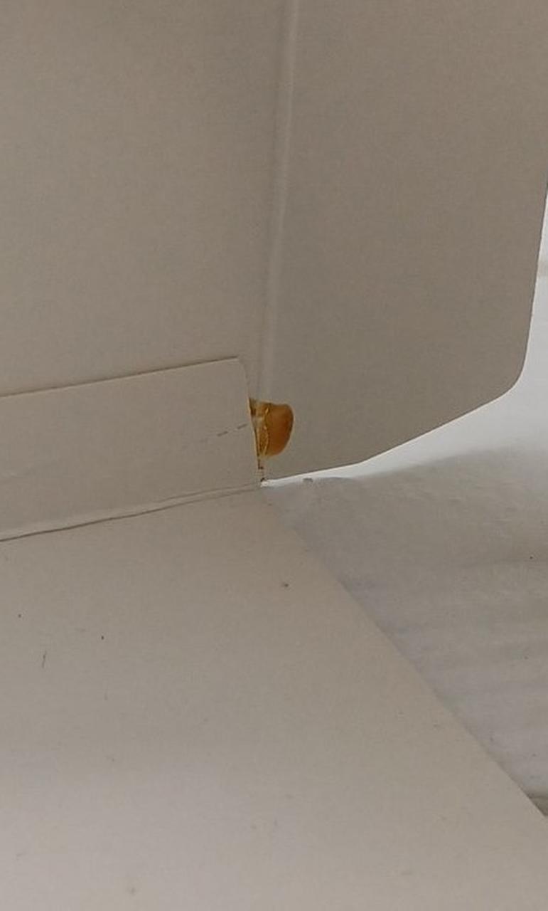 箱に汚れあり