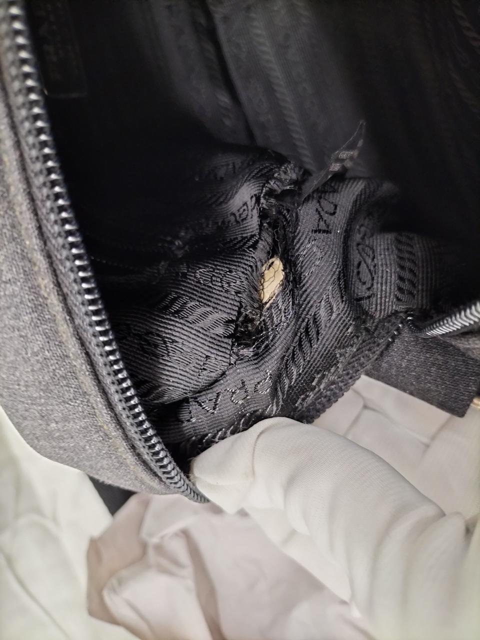 内側サイドほころびあり