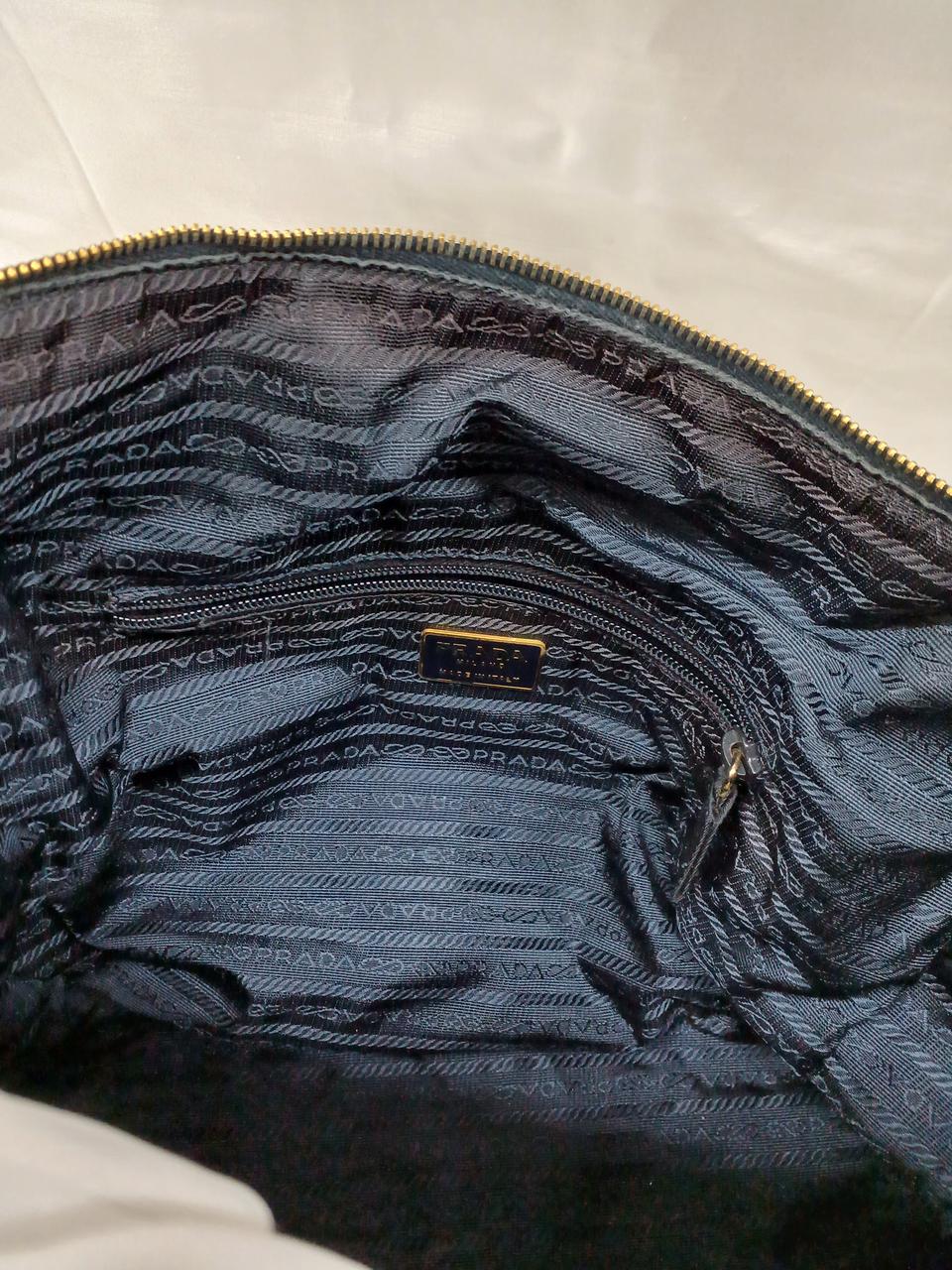 内側少々変色あり