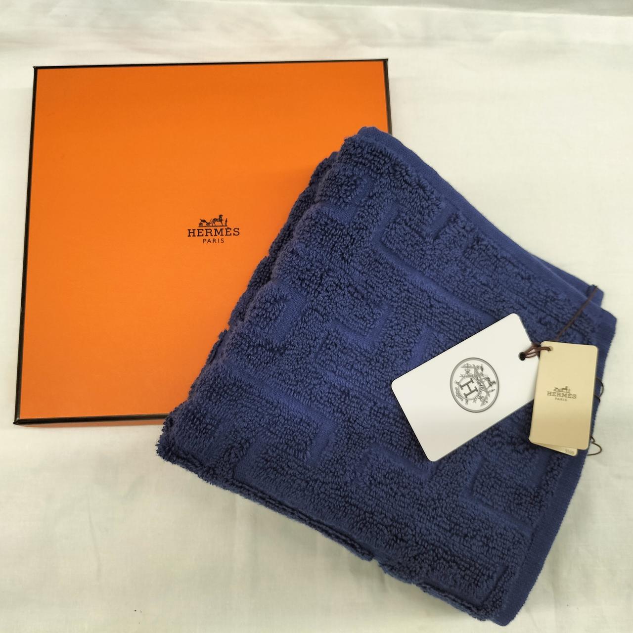 HERMES カレ　ハンドハンカチ