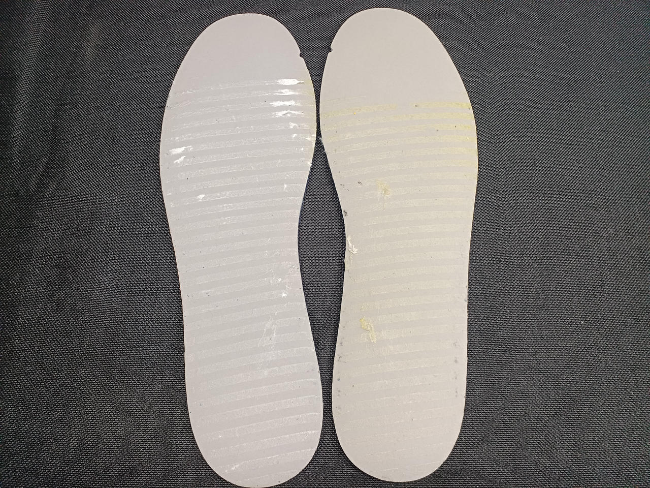 色味左右差あり