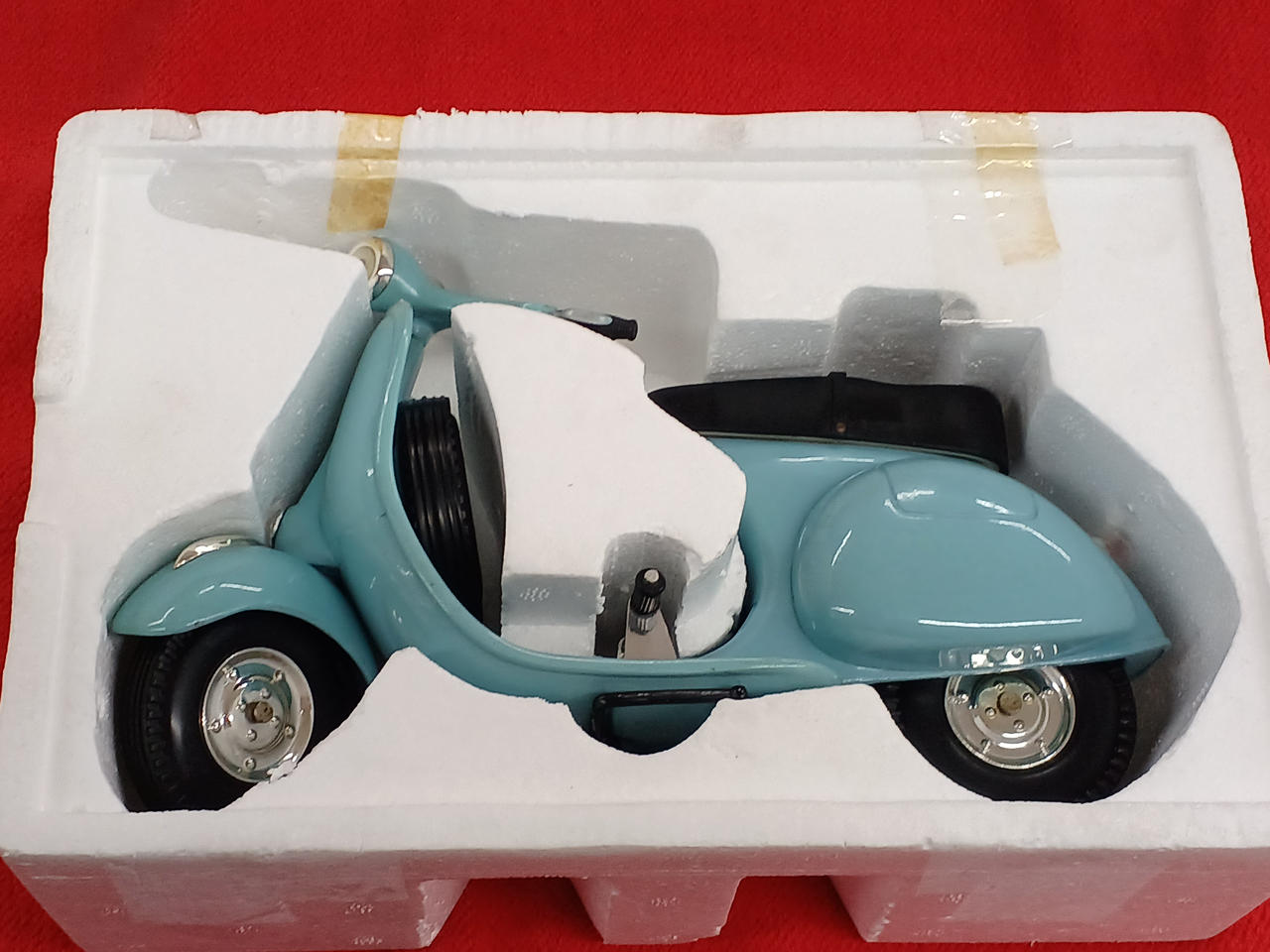 Vespa 150 Sportique 1/24 スケール Vespa 150 Sportique 1/24 スケール