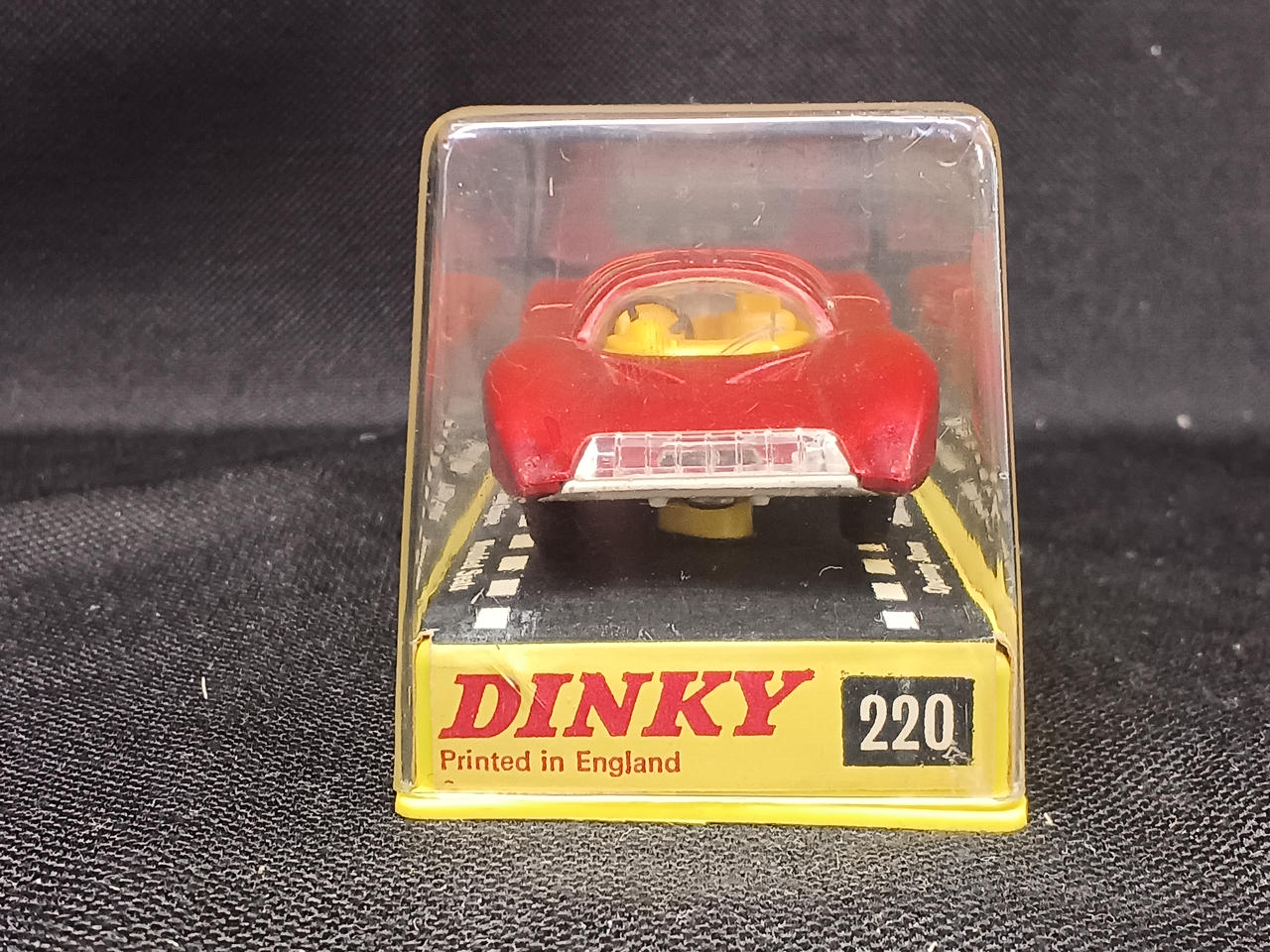 DINKY FERRARI P5 フェラーリ 220 ミニカー s-l1200.jpg