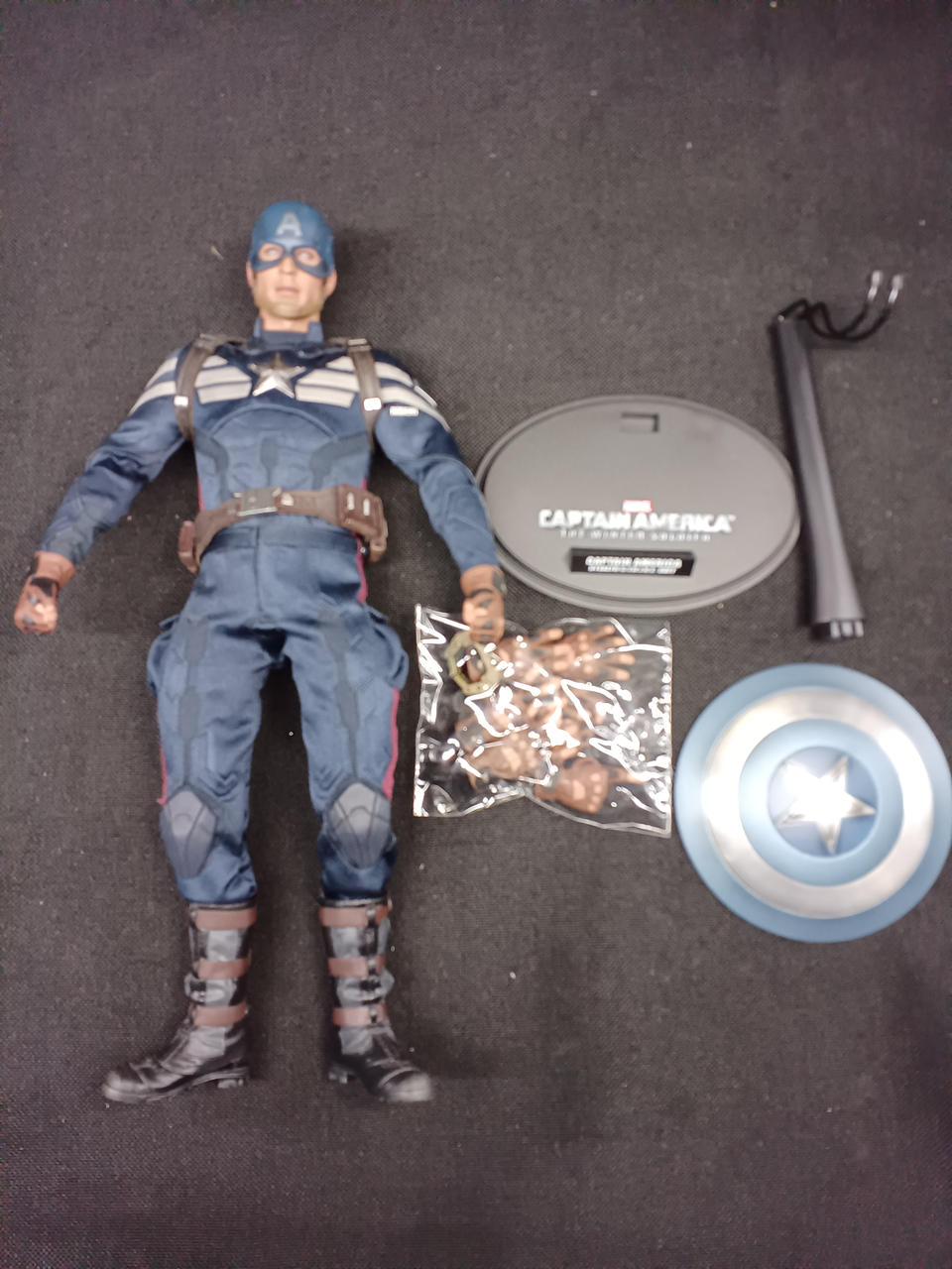 塗装済み稼働フィギュア