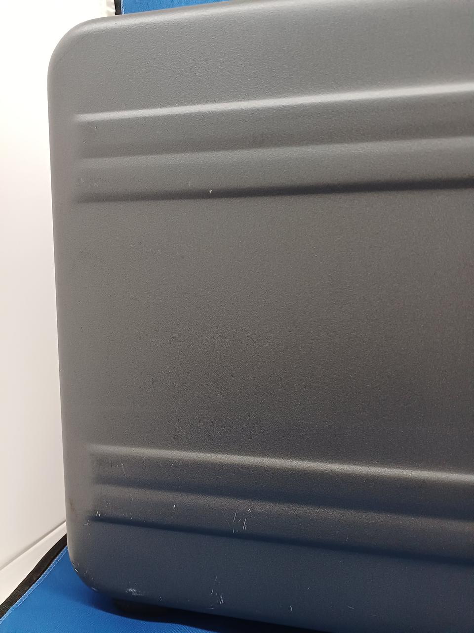 細かなキズあり