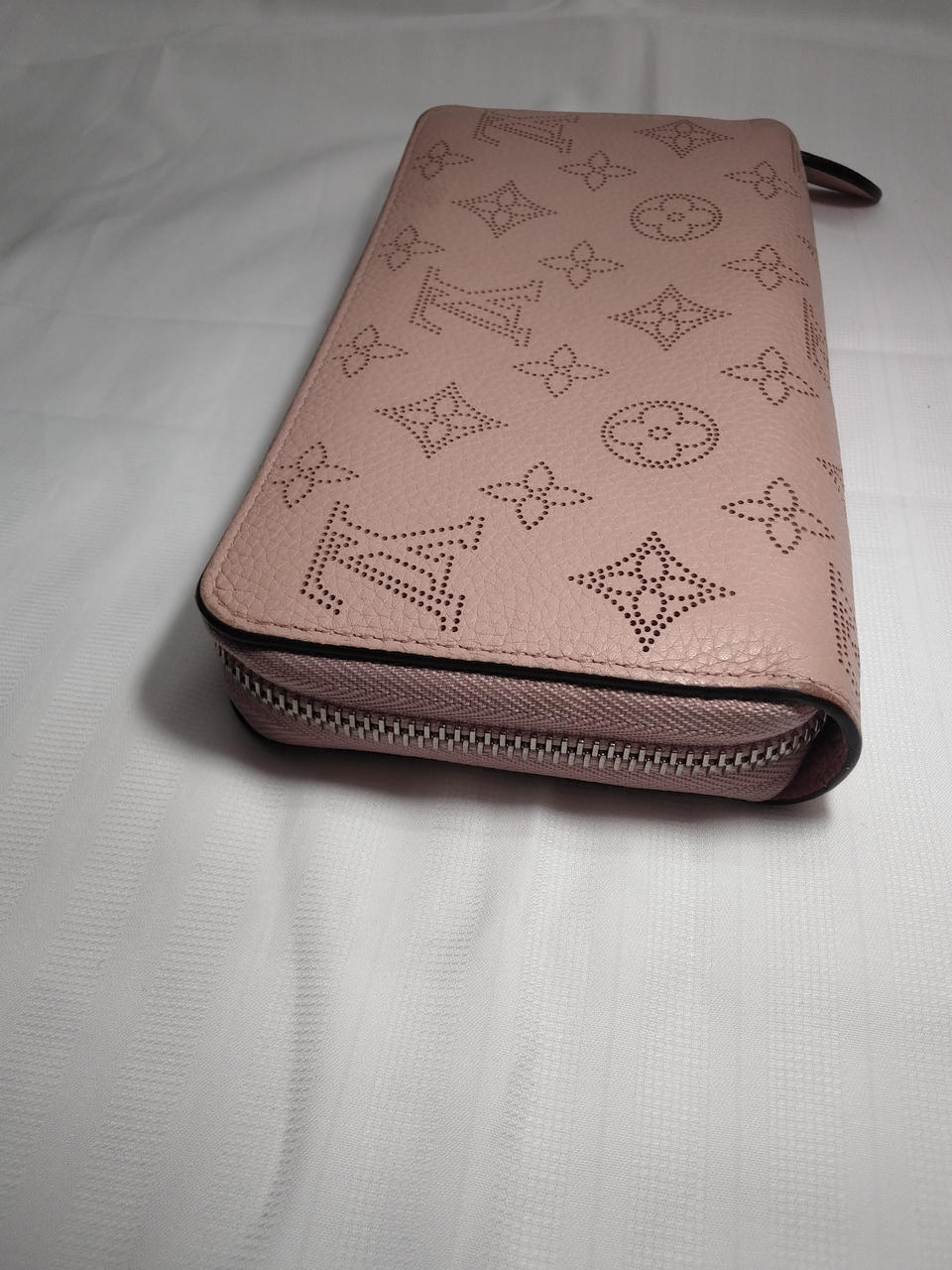 ルイヴィトン(LOUIS VUITTON)|マヒナジッピーウォレット マグノリア