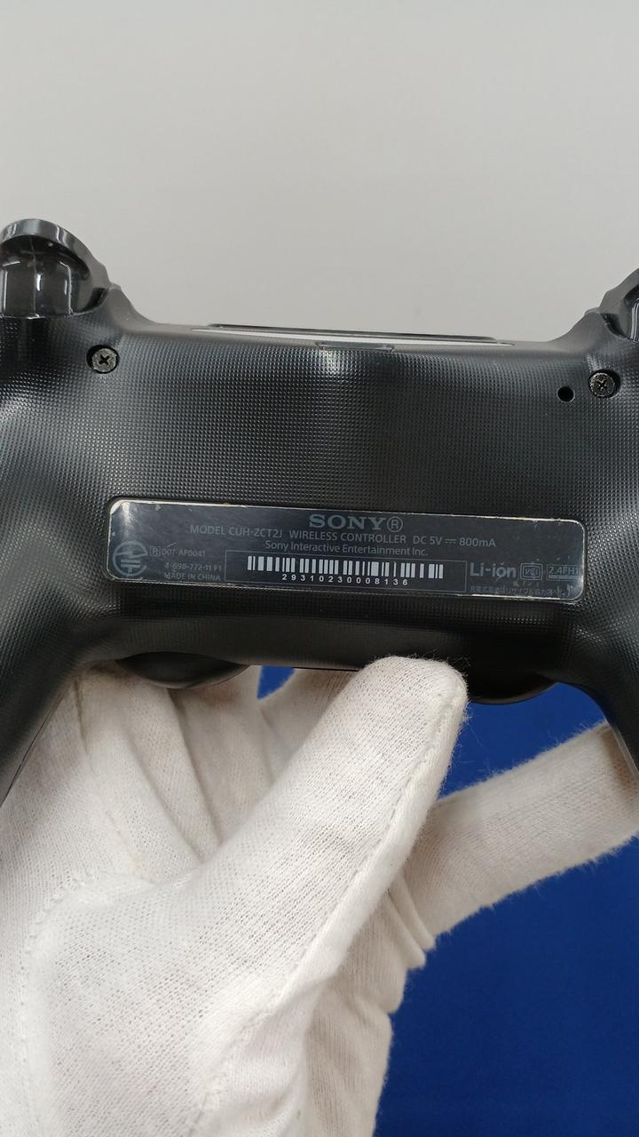 動作確認が取れたコントローラーの裏です。